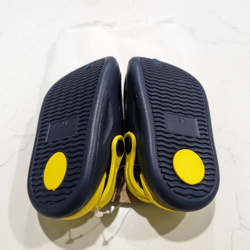 NWT Kids Clogs in sizes 12M to 3/4, Durable and Long-lasting, Penguin charm